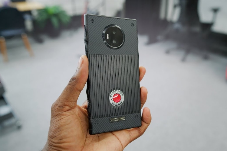 هیدروژن وان رد / Red Hydrogen One