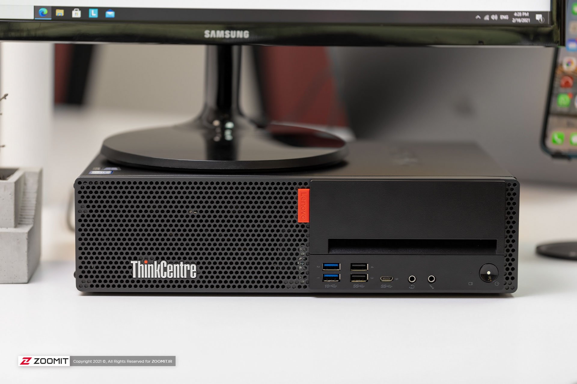 کامپیوتر دسکتاپ لنوو ThinkCentre M920s در حالت خوابیده از نمای نزدیک